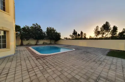 فيلا - 5 غرف نوم - 6 حمامات للايجار في الجنبية - المحافظة الشمالية