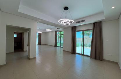 Compound - 5 Bedrooms - 6 Bathrooms for rent in Hamala - Northern Governorate
