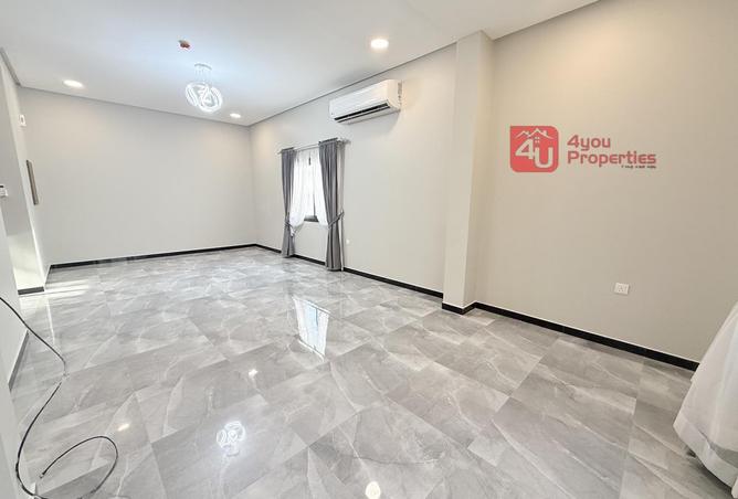 56921602 - Property Image 2