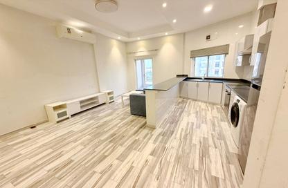 Apartment - 2 Bedrooms - 2 Bathrooms for rent in Al Juffair - Capital Governorate
