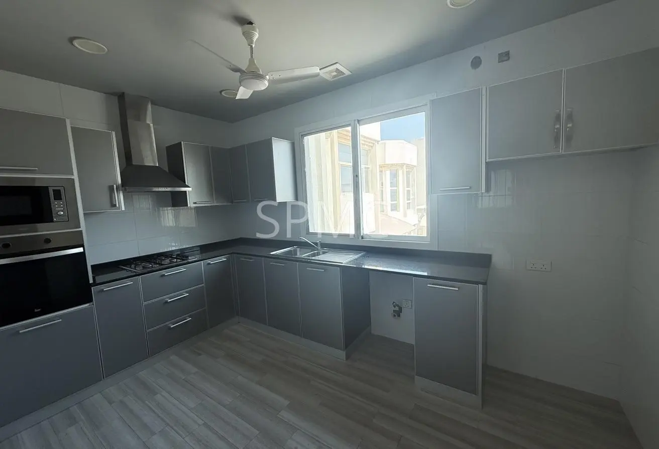 989427 - Property Main Image