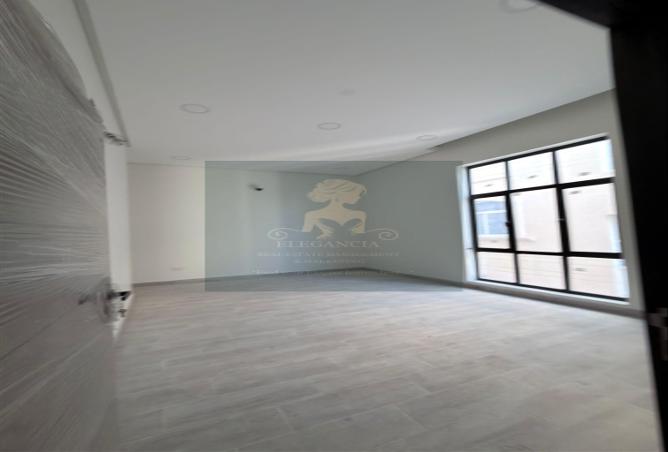 999209 - Property Image 2