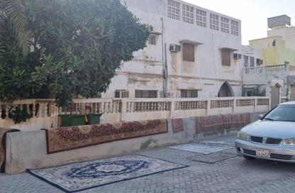 Villa - 7+ Bedrooms - 7+ Bathrooms for sale in Isa Town - Central Governorate