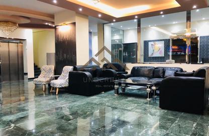 عمارة بالكامل - استوديو - 8 حمامات للبيع في البسيتين - المحرق