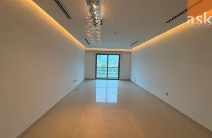 Apartment - 2 Bedrooms - 3 Bathrooms for rent in Reef Island - Capital Governorate