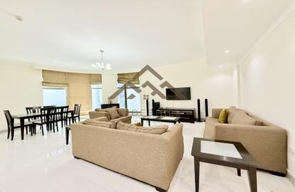 Apartment - 3 Bedrooms - 5 Bathrooms for rent in Seef - Capital Governorate