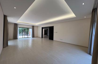 Compound - 5 Bedrooms - 6 Bathrooms for rent in Saar - Northern Governorate