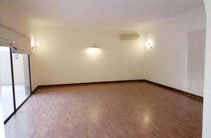 Villa - 4 Bedrooms - 5 Bathrooms for rent in Saar - Northern Governorate
