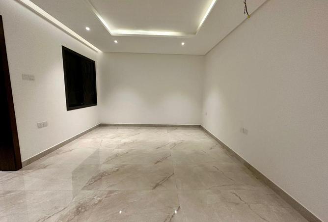 994777 - Property Image 3