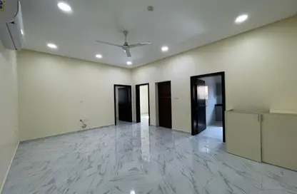Apartment - 2 Bedrooms - 2 Bathrooms for rent in Salmaniya - Manama - Capital Governorate