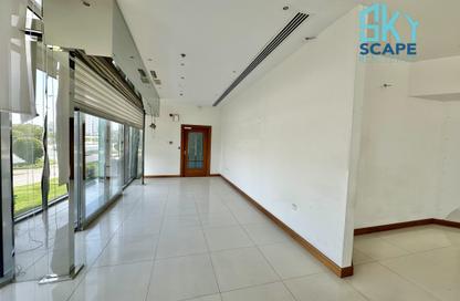 Show Room - 5 Bedrooms - 2 Bathrooms for rent in Seef - Capital Governorate