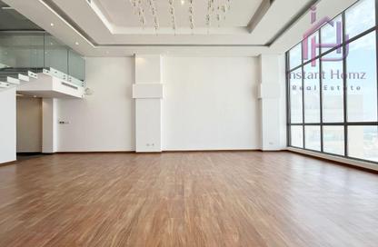 Duplex - 2 Bedrooms - 3 Bathrooms for rent in Seef - Capital Governorate