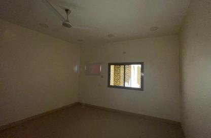 Apartment - 2 Bedrooms - 2 Bathrooms for rent in Maameer - Central Governorate