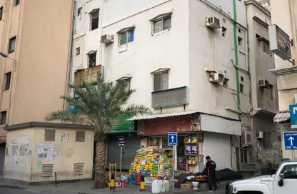 عمارة بالكامل - 8 غرف نوم - 8 حمامات للبيع في المنامة - محافظة العاصمة