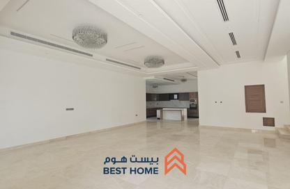 فيلا - 5 غرف نوم - 6 حمامات للبيع في سار - المحافظة الشمالية