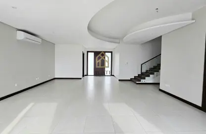 Apartment - 5 Bedrooms - 5 Bathrooms for sale in Diyar Al Muharraq - Muharraq Governorate