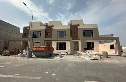 Villa - 4 - 6 for sale in Dumistan - Northern Governorate