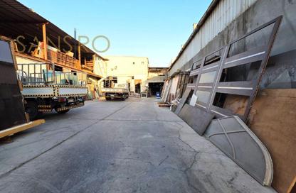 Warehouse - Studio - 3 Bathrooms for rent in Salmabad - Central Governorate