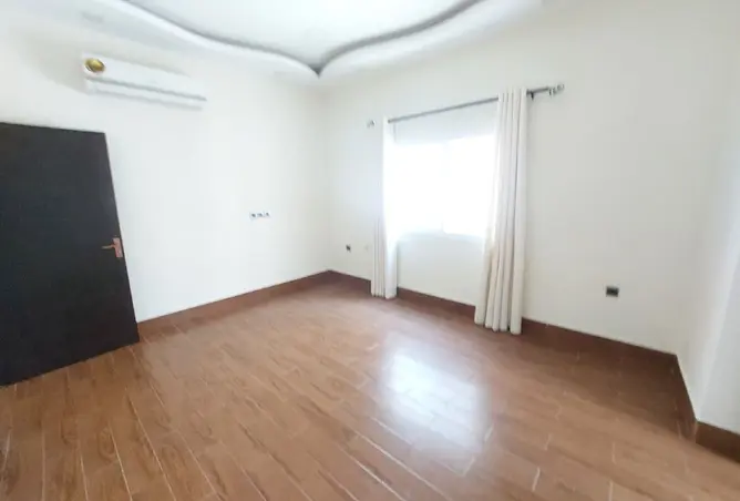 57122500 - Property Image 2