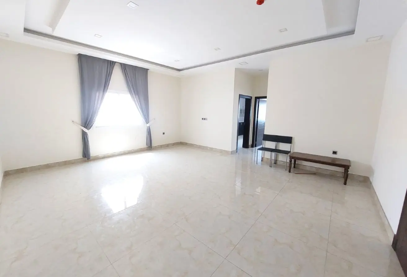 57122500 - Property Main Image