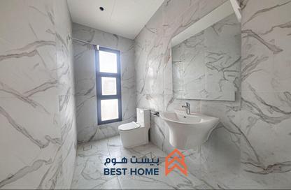 Villa - 4 Bedrooms - 6 Bathrooms for sale in Janabiya - Northern Governorate