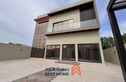 فيلا - 4 غرف نوم - 6 حمامات للبيع في الجنبية - المحافظة الشمالية