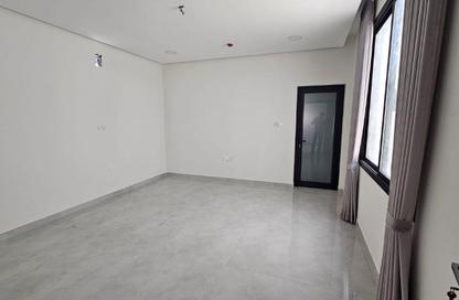 Apartment - 2 Bedrooms - 2 Bathrooms for rent in Segaya - Manama - Capital Governorate