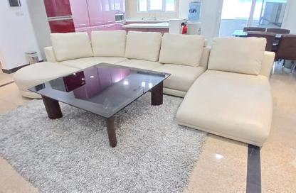 Apartment - 2 Bedrooms - 2 Bathrooms for rent in Busaiteen - Muharraq Governorate