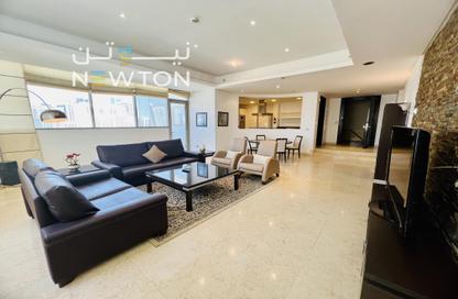 Apartment - 3 Bedrooms - 4 Bathrooms for rent in Al Juffair - Capital Governorate