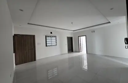 Apartment - 3 Bedrooms - 3 Bathrooms for rent in Busaiteen - Muharraq Governorate