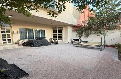 Villa - 5 Bedrooms - 6 Bathrooms for sale in Al Juffair - Capital Governorate