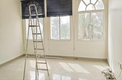 Apartment - 5 Bedrooms - 3 Bathrooms for rent in Muharraq - Muharraq Governorate