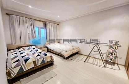 Apartment - 2 Bedrooms - 2 Bathrooms for rent in Sanabis - Manama - Capital Governorate