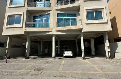 Office Space - 2 Bedrooms - 2 Bathrooms for rent in Segaya - Manama - Capital Governorate