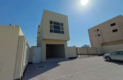 Warehouse - Studio - 4 Bathrooms for rent in Askar - Southern Governorate