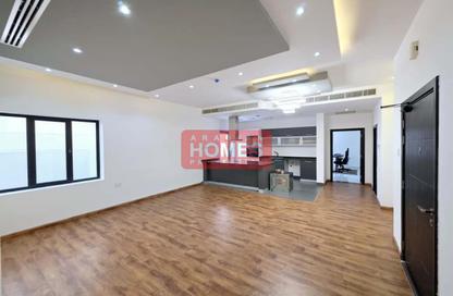 Apartment - 3 Bedrooms - 3 Bathrooms for rent in Tubli - Central Governorate