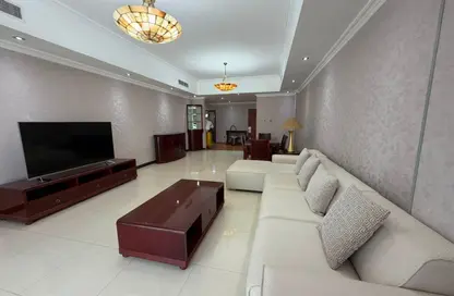 Apartment - 3 Bedrooms - 2 Bathrooms for rent in Al Juffair - Capital Governorate
