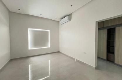 Apartment - 2 Bedrooms - 2 Bathrooms for rent in Jeblat Hebshi - Northern Governorate
