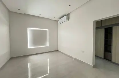 Apartment - 2 Bedrooms - 2 Bathrooms for rent in Jeblat Hebshi - Northern Governorate