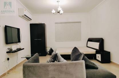 Apartment - Studio - 1 Bathroom for rent in Al Juffair - Capital Governorate