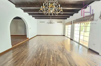 Villa - 3 Bedrooms - 4 Bathrooms for rent in Janabiya - Northern Governorate