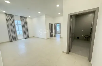 شقة - 2 غرف نوم - 2 حمامات للايجار في توبلي - المحافظة الوسطى