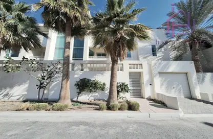 Villa - 4 Bedrooms - 5 Bathrooms for rent in Saar - Northern Governorate