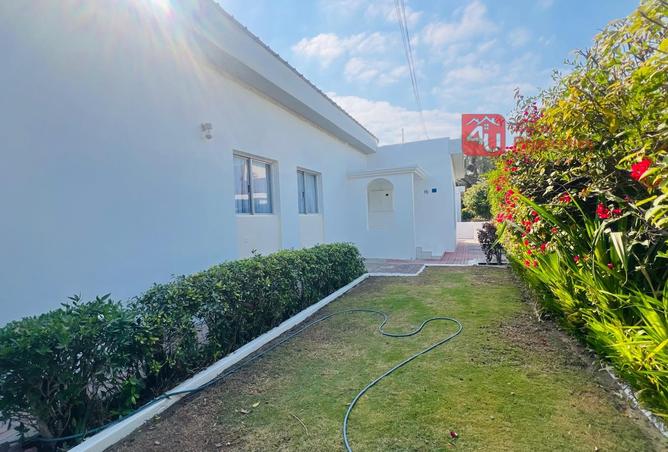 988444 - Property Image 2