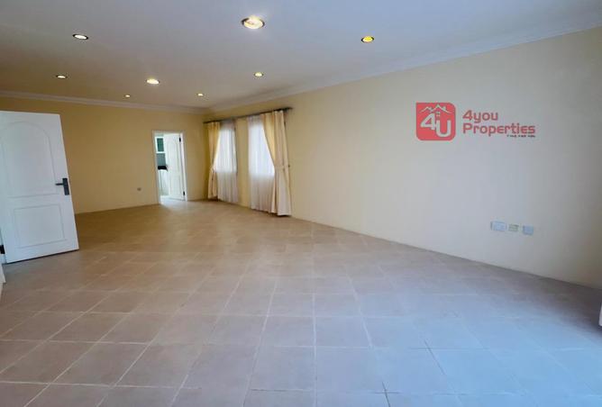 988444 - Property Image 3