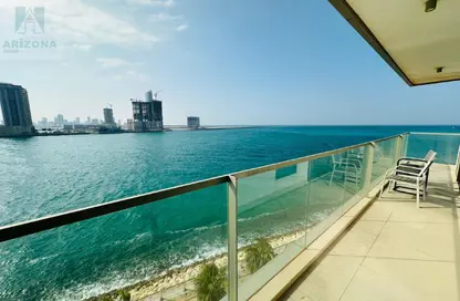 Apartment - 2 Bedrooms - 3 Bathrooms for rent in Reef Island - Capital Governorate