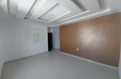 Apartment - 2 Bedrooms - 2 Bathrooms for rent in Hamad Town - Northern Governorate