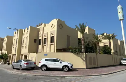 فيلا - 5 غرف نوم - 5 حمامات للبيع في جنوسان - المحافظة الشمالية