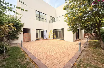 Compound - 5 Bedrooms - 6 Bathrooms for rent in Saar - Northern Governorate