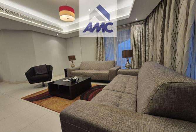 990444 - Property Image 2